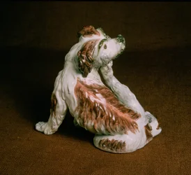 Derby figurka King Charles španěl, období Chelsea-Derby, cca 1780 (porcelán)